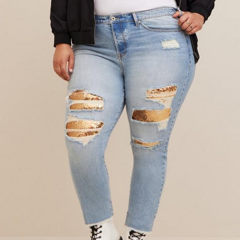 ❤️NWT TORRID JEAN - DESTRUCTED - SEQUIN UNDERLAY - MID RISE - DISTRESSED